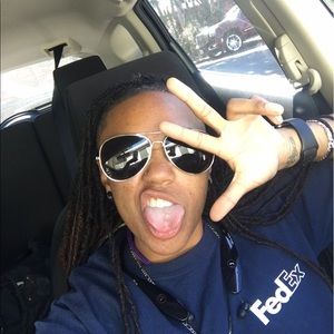 Meet your Posher, Sharissa