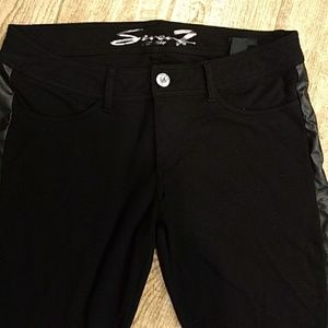 Seven 7 stretch black leggings. Supreme stretch!