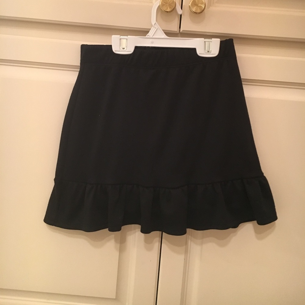 Impeccable Pig black skirt with ruffles