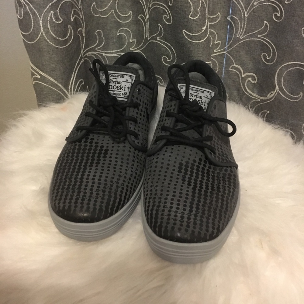 Nike Janoski's mens size 6