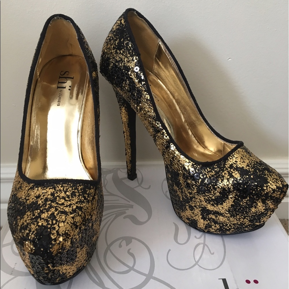 SHI BY JOURNEYS BLACK/GOLD STILETTO PUMP HIGH HEEL