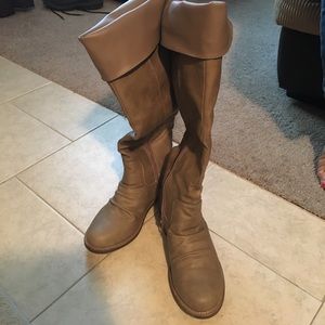Venus tan Boots