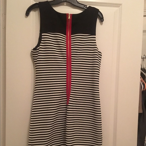 GUESS dress. - Picture 2 of 2