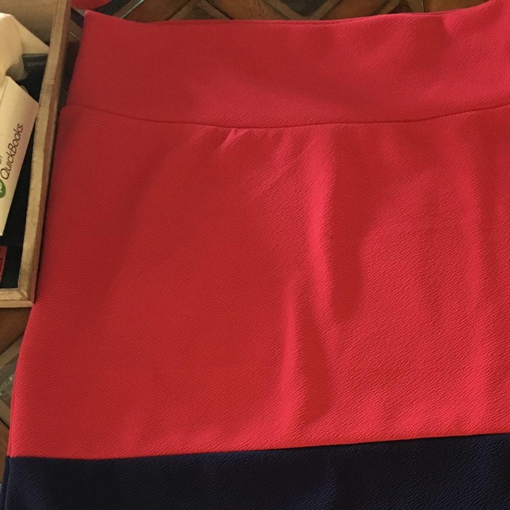 LulaRoe Cassie Skirt size XL red blue block