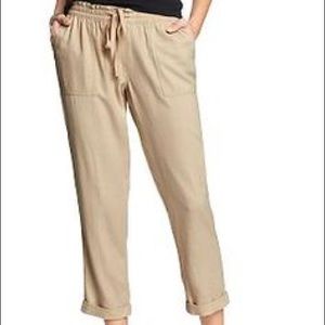 Old Navy Mid Rise Linen Blend Cropped Pant