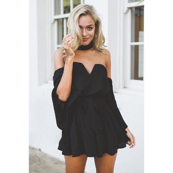 🎉CLEARANCE🎉Black Bell Sleeve Off-Shoulder Romper - Picture 5 of 7