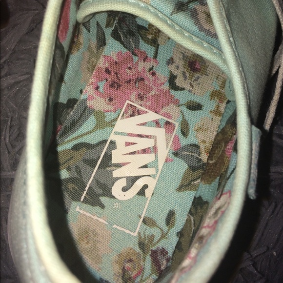 Vans - Picture 4 of 4