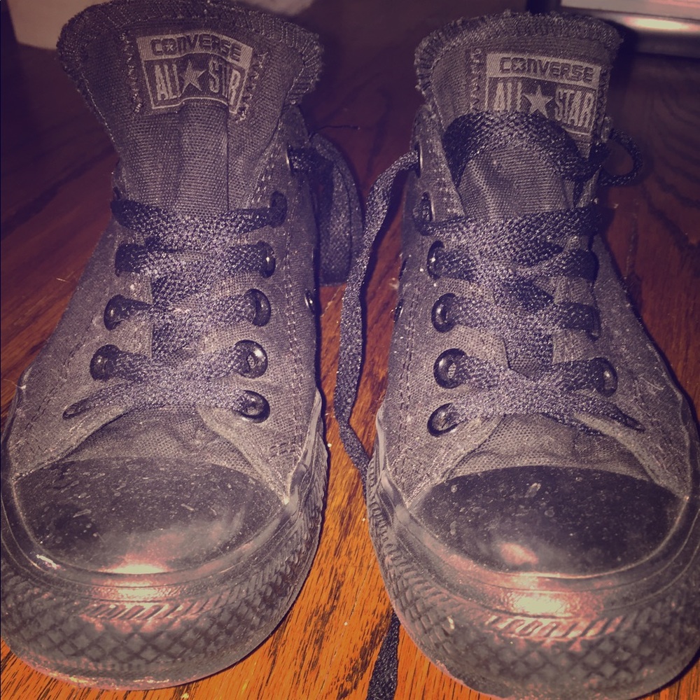 Black converse