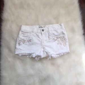 🦋Abercrombie Jean white denim Floral Shorts