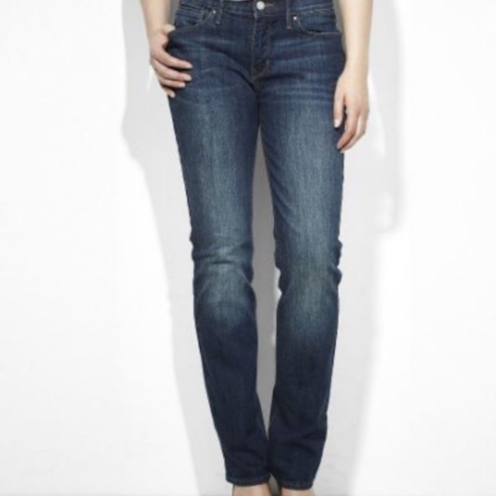 Levi Perfect Waist 525 Straight Leg Jean