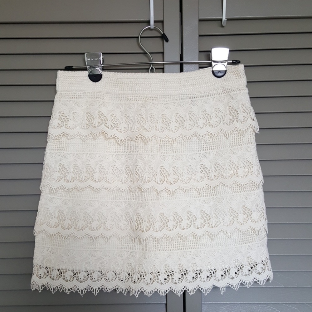 AE tiered lace mini high waisted skirt