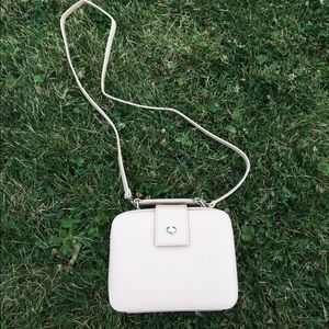 Urban Outfitters NWOT cross body bag! 👛