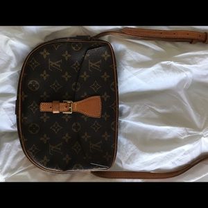 !!!!SOLD!!!! Authentic Louie Vuitton Jeune