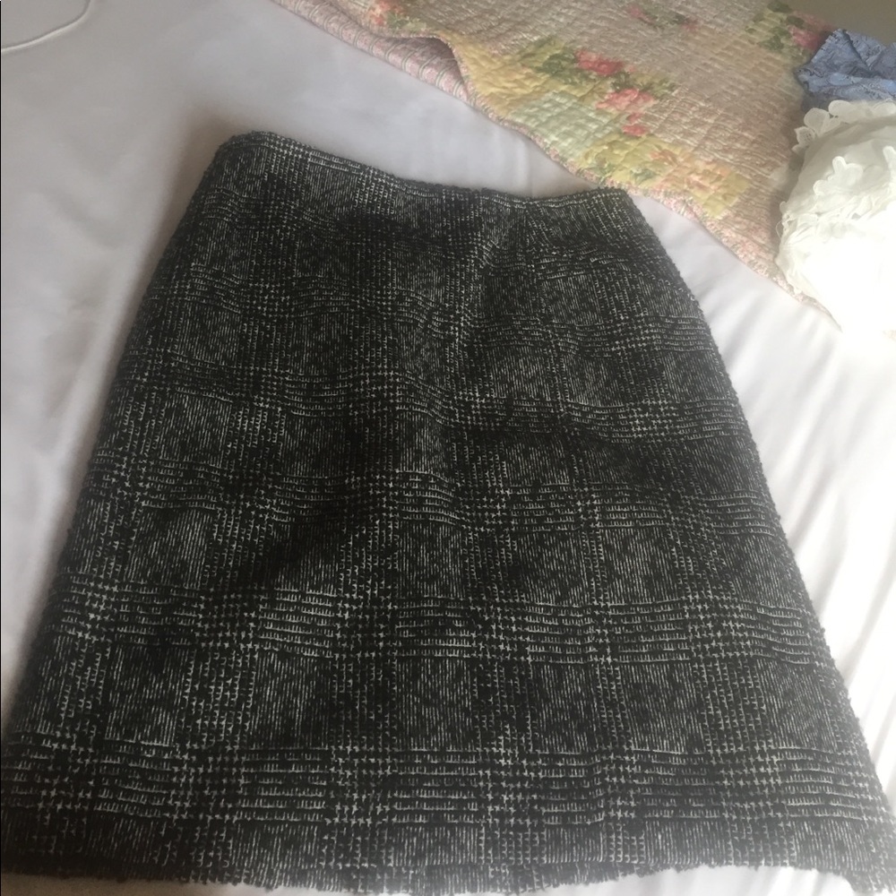 Black and grey skirt 🌻🌻