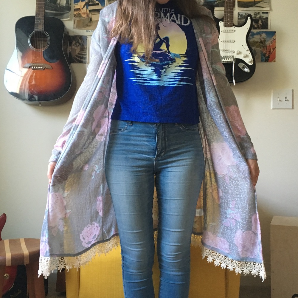 sheer kimono/cardigan with lace detail