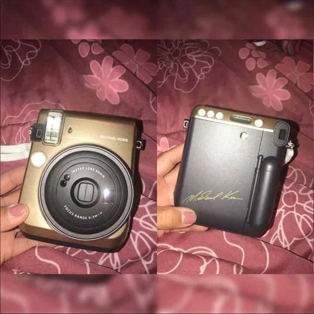 Michael kors x fujifilm instax camera - Picture 3 of 3