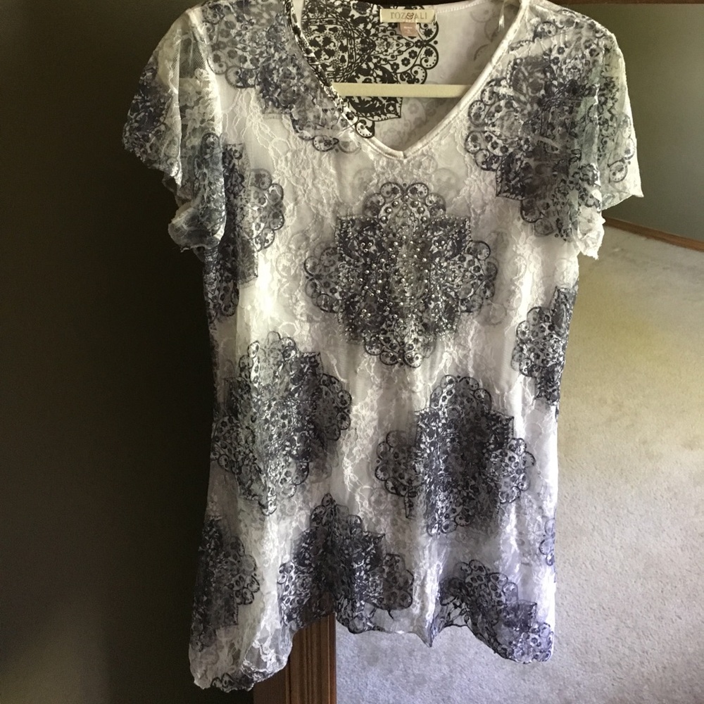 Roz & Ali top
