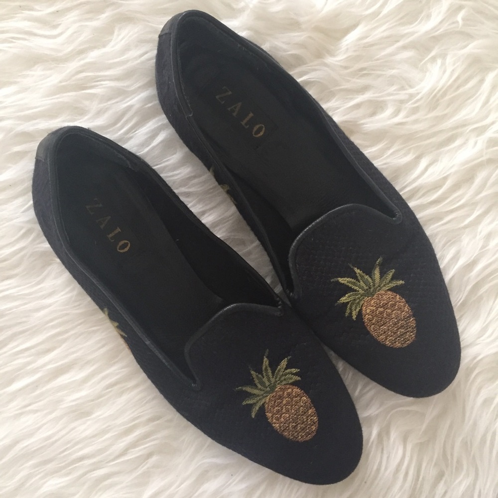 {Zalo} VTG 🍍 Navy Embroidered Quilted Flats