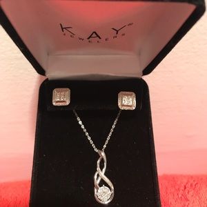 KAY JEWELERS EARRINGS/NECKLACE SET