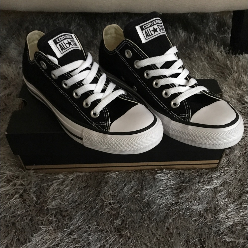 🖤BRAND NEW BLACK CONVERSE