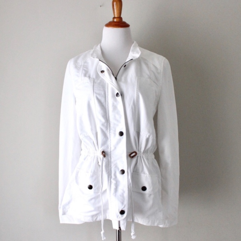 Hinge White Belted Jacket - Picture 1 of 3