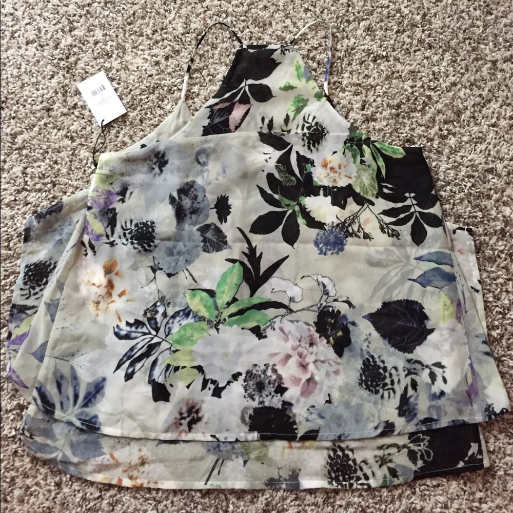 Floral top. - Picture 4 of 4