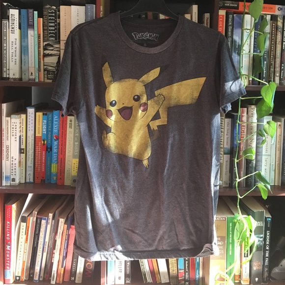 Pokémon tee shirt - Picture 1 of 3