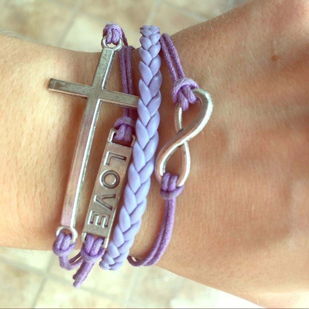 FREE WITH ANY BUNDLE OF 4+ ITEMS