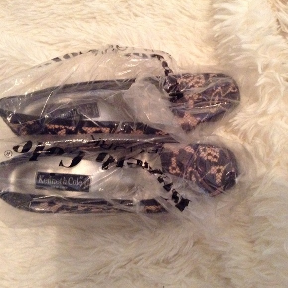 Vintage Kenneth Cole New York Heels - Picture 2 of 5