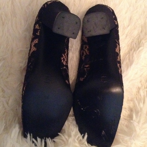 Vintage Kenneth Cole New York Heels - Picture 4 of 5