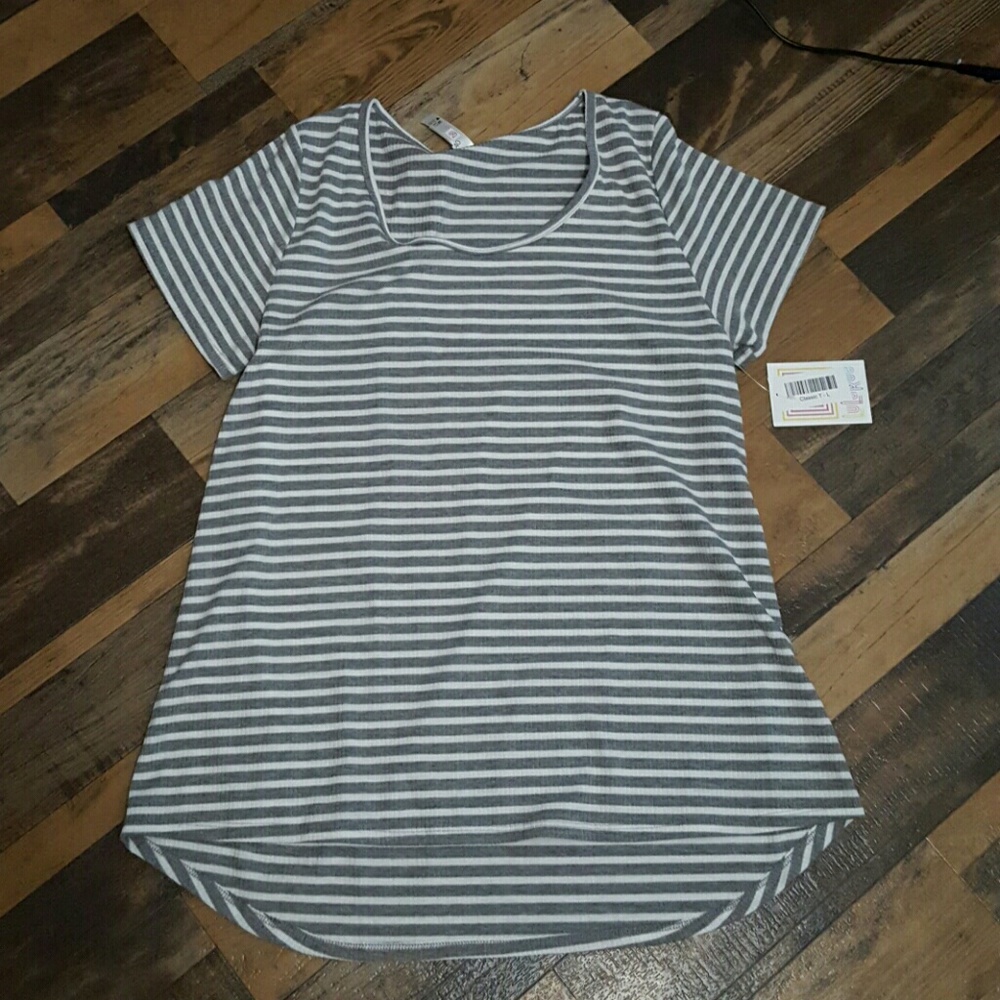 Lularoe classic tee
