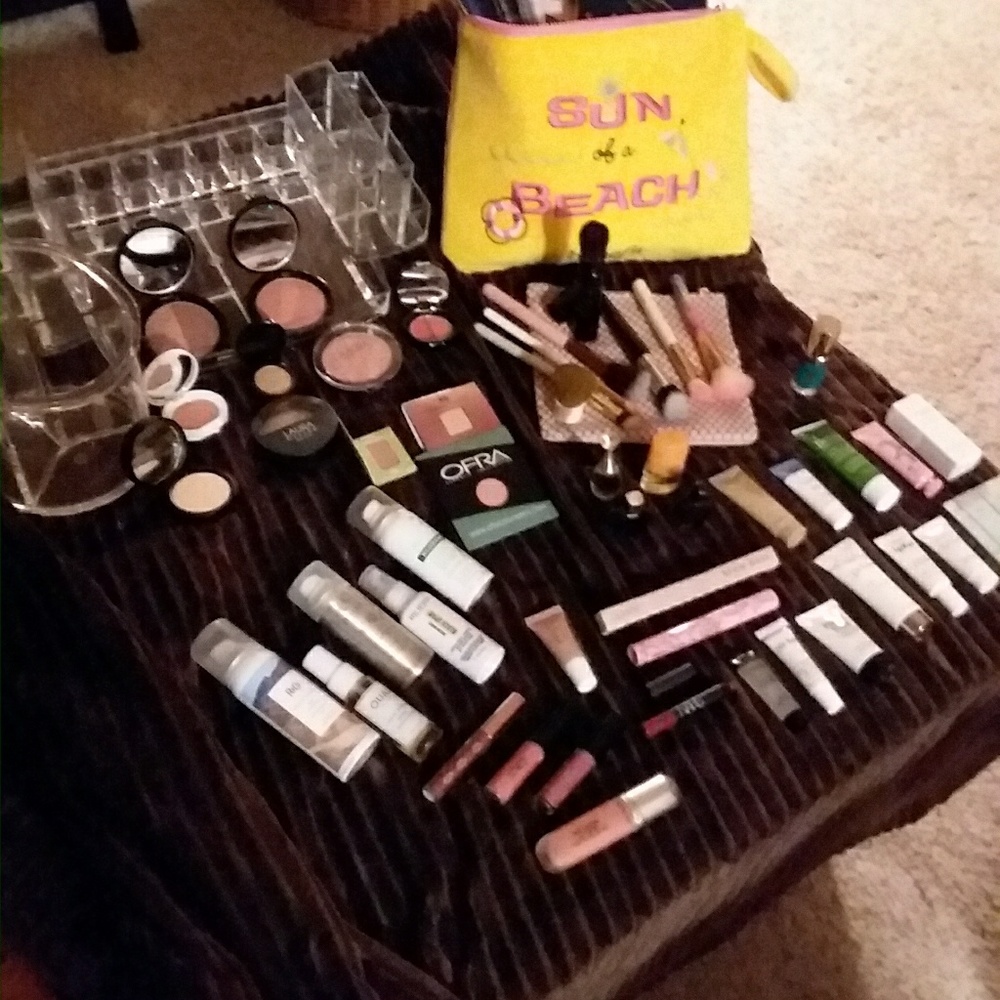 Cosmetic bags, make-up, and hair care.