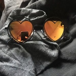 Heart sunnies