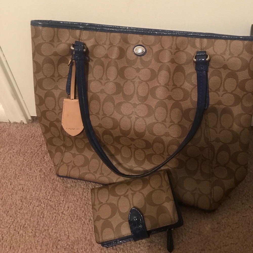 Coach medium tote wallet not included