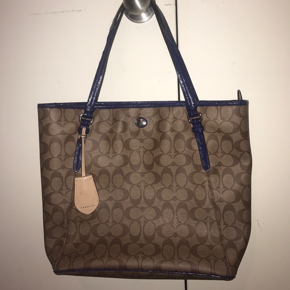 Coach medium tote wallet not included - Picture 4 of 4
