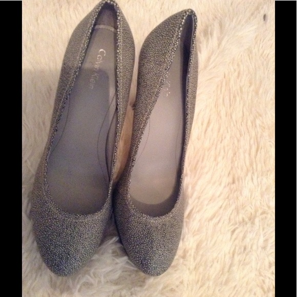 🎉Host Pick🎉Calvin Klein pumps - Picture 2 of 5