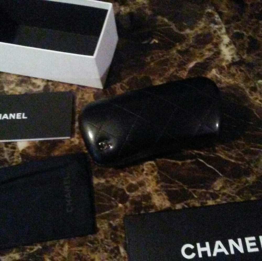 Chanel glasses - Picture 3 of 3