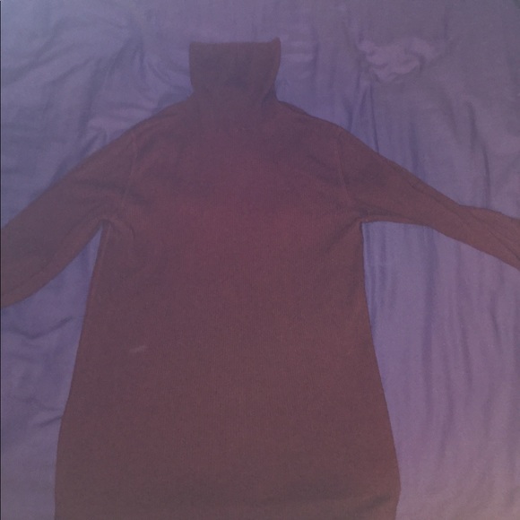 Red turtle neck - Picture 1 of 1