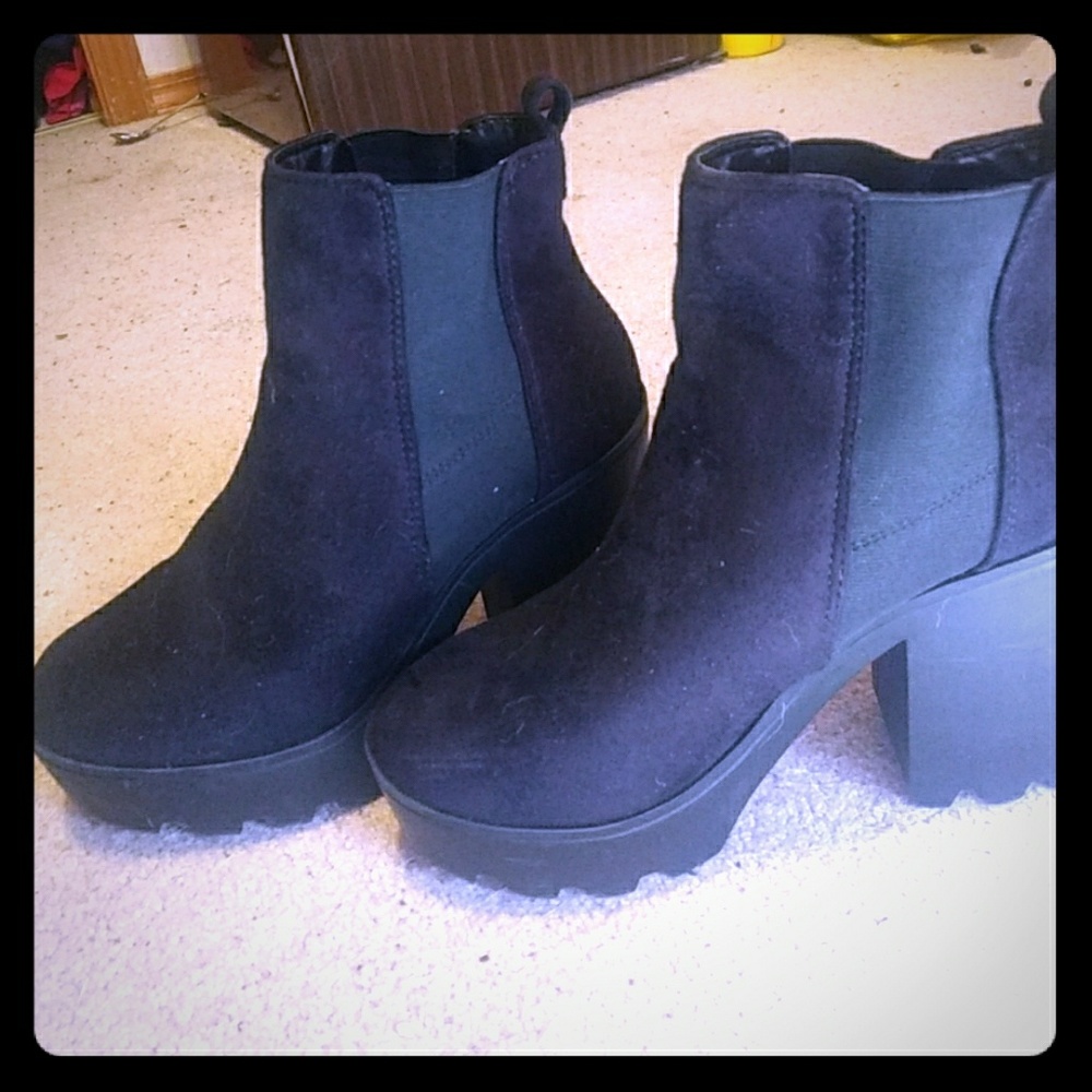 Soda platform boots