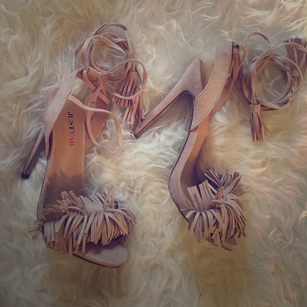 NWOT Faux suede Fringe Heels