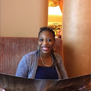 Meet your Posher, Angela