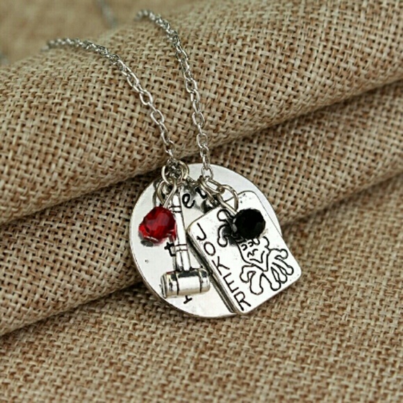 Suicide squad Harley Quinn necklace - Picture 2 of 2