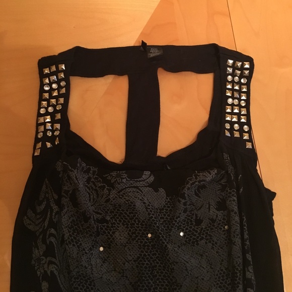 Top - Picture 2 of 4