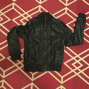 Pleather jacket with gold zipper and pockets!