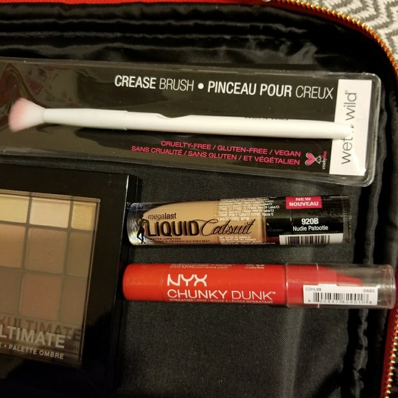 NYX ULTIMATE palette beauty set!!!! - Picture 3 of 3