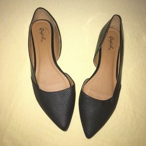 Black pointy flats
