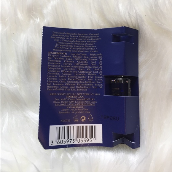 ✅Midnight Recovery Botanical Cleansing Oil 0.14 oz - Picture 2 of 3