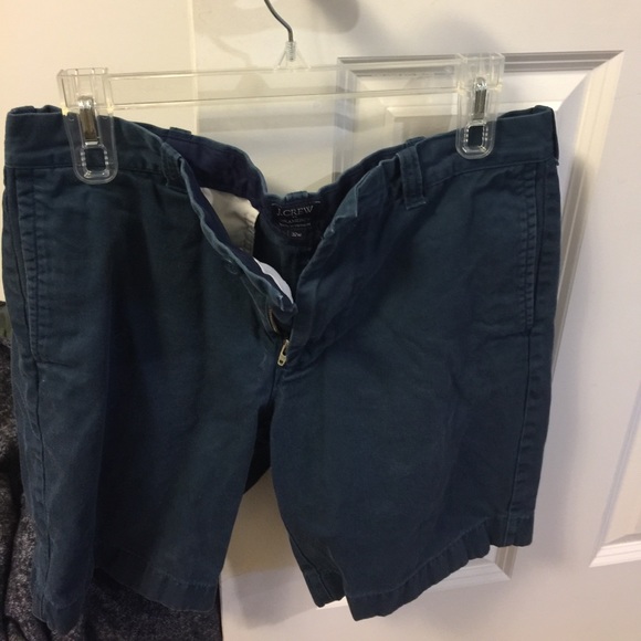 J-Crew 32W Navy shorts - Picture 1 of 3
