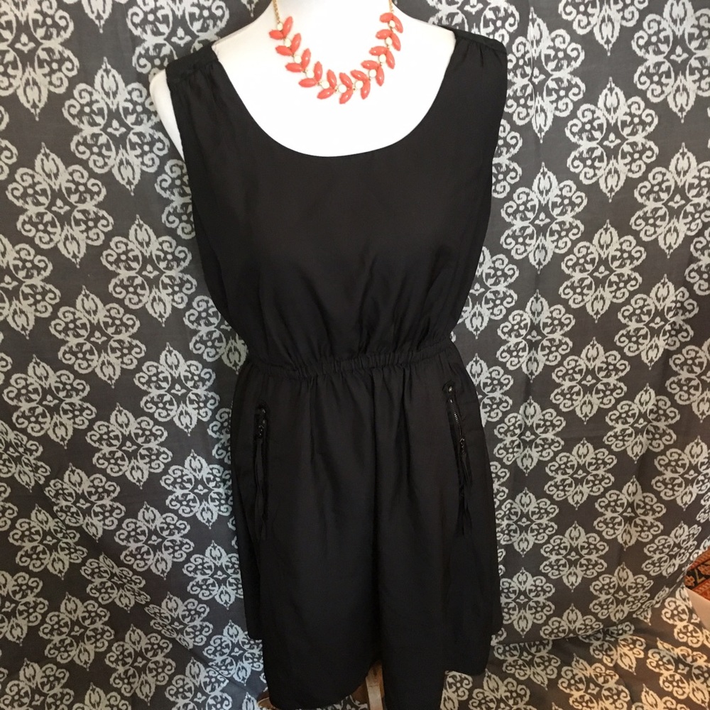 LOFT sleeveless dress with external zipper pockets