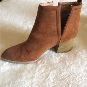 Suede boots